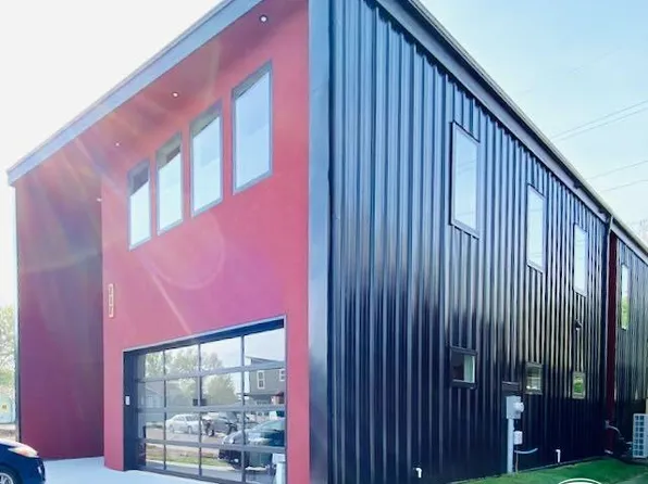 717 Beatnik Ct, Lawrence, KS 66044