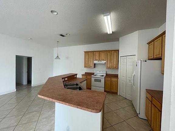 3rd image of 61 Buttonworth Dr #A