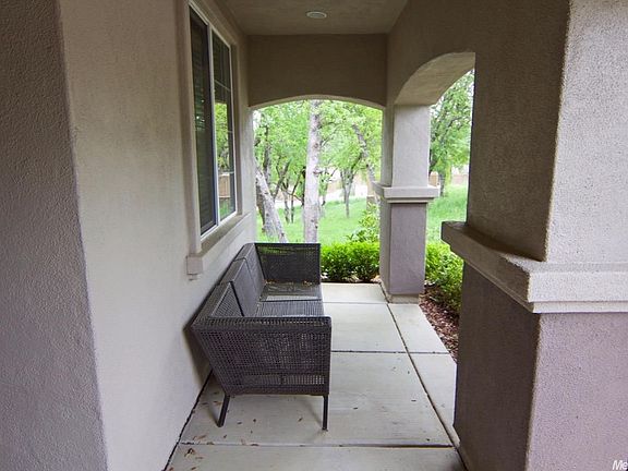 3rd image of 2085 Grayhorse Dr
