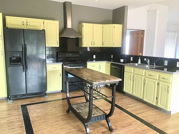 3rd image of 27 Snowberry Pl