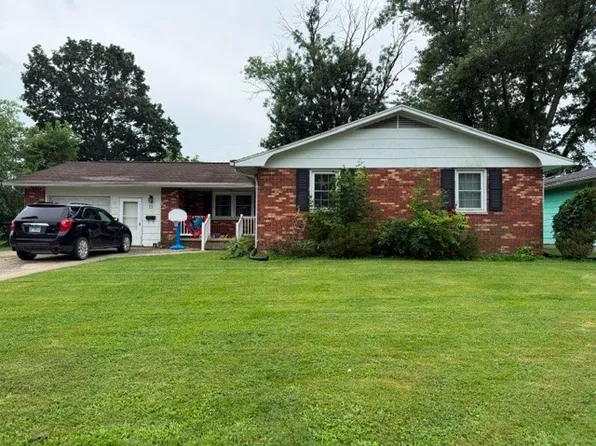 19 N Lakewood Dr, Effingham, IL 62401