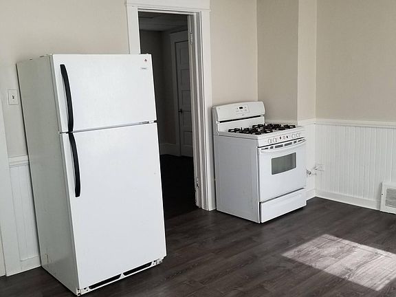 3rd image of 3708 E 63rd St