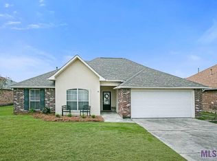 26285 Holly Ridge Dr, Denham Springs, LA 70726