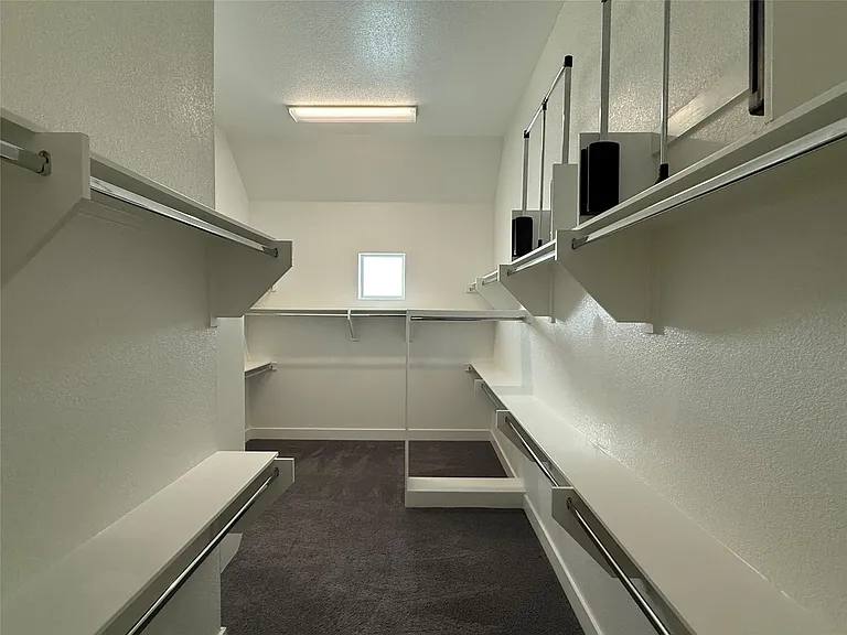 6117 Seville Dr — Photo 32
