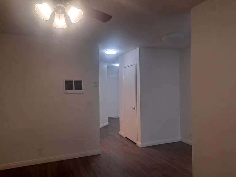 Sunshine Apartments — Photo 6