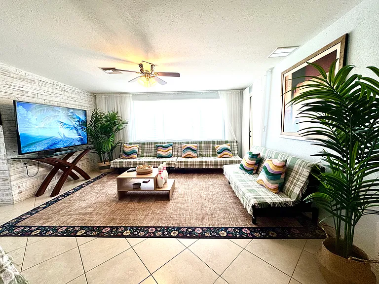 3x1 FRONTYARD RENTAL OR FULL HOUSE