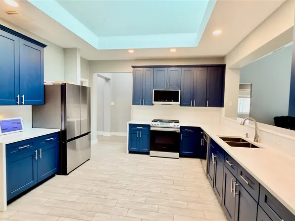 1902 Overland Dr, Leander, TX 78641