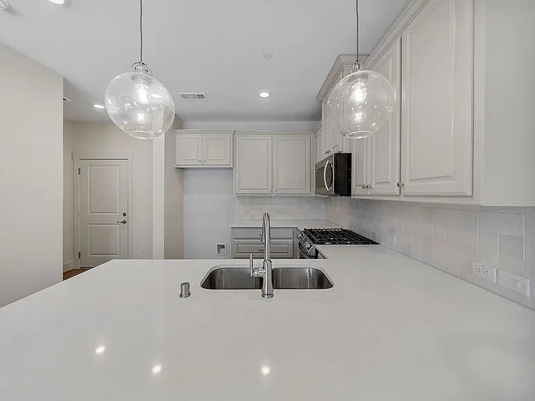 917 Emerling Dr — Photo 20