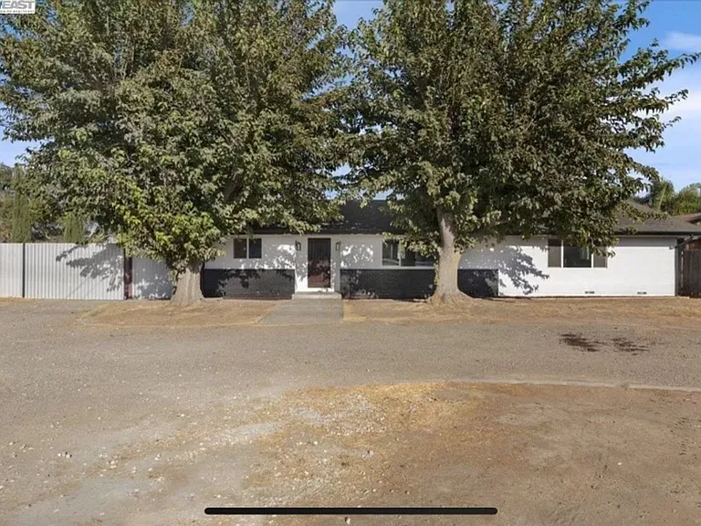 3066 N Corral Hollow Rd — Photo 15