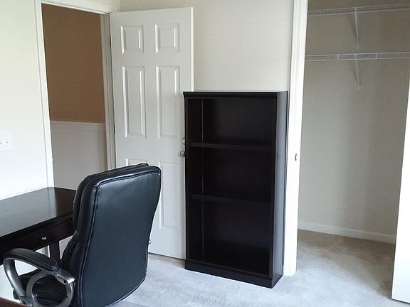 3rd image of 29 Ackland Dr #Townhouse