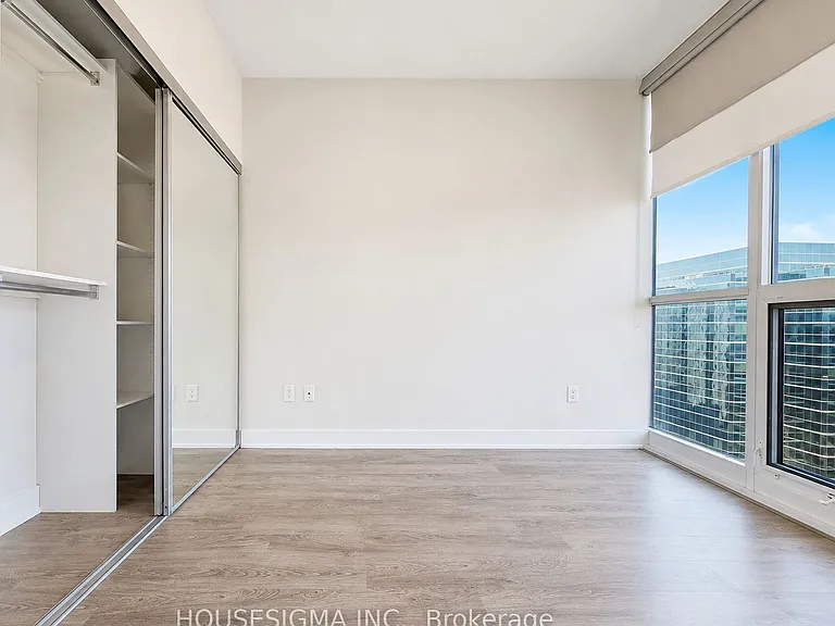 88 Sheppard Ave E #1403 — Photo 10