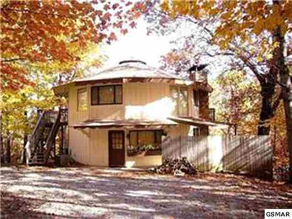 2nd image of 1434 Garrett Pl