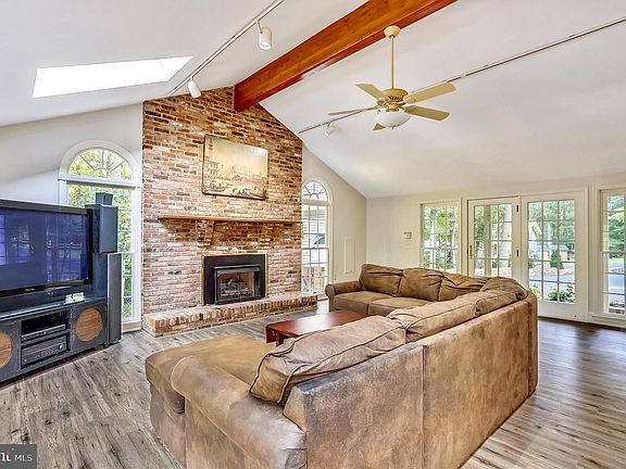 5th image of 1749 Arrowood Dr