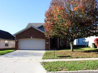 107 Back Stretch Dr, Georgetown, KY 40324