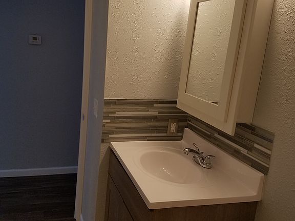 5th image of 609 S Banyon St