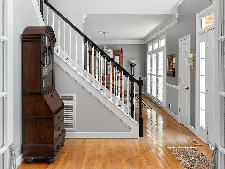 1520 Woodfield Ct — Photo 10