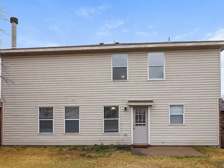 3951 Fox Run Dr — Photo 17