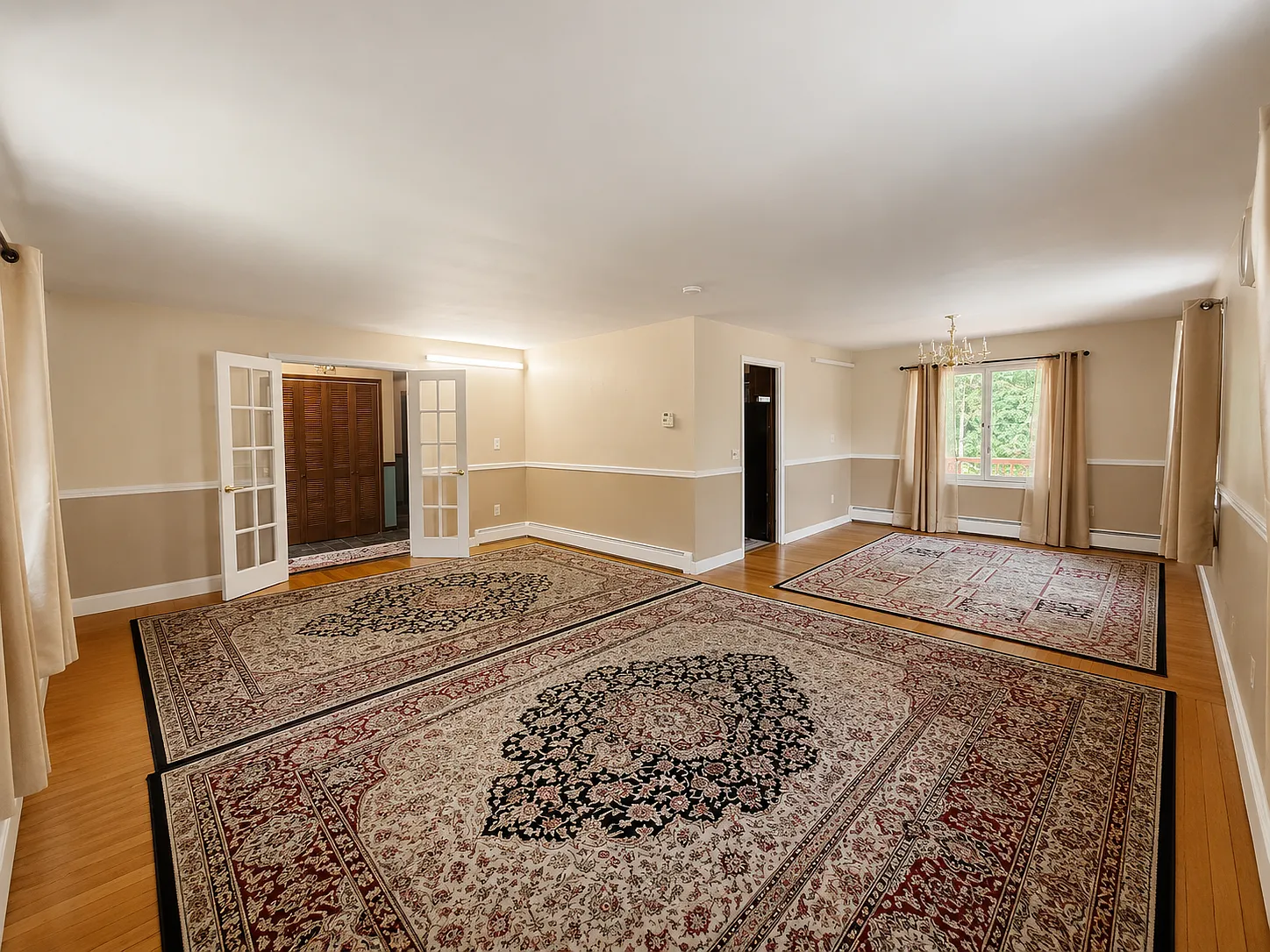 4 bed, 3.5 bath, 3400 sqft, $2,950 — Photo 3