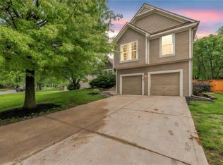 5167 Roundtree St, Shawnee, KS 66226