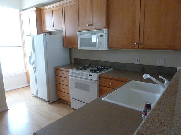 3rd image of 1387 Huckleberry Cir #1387