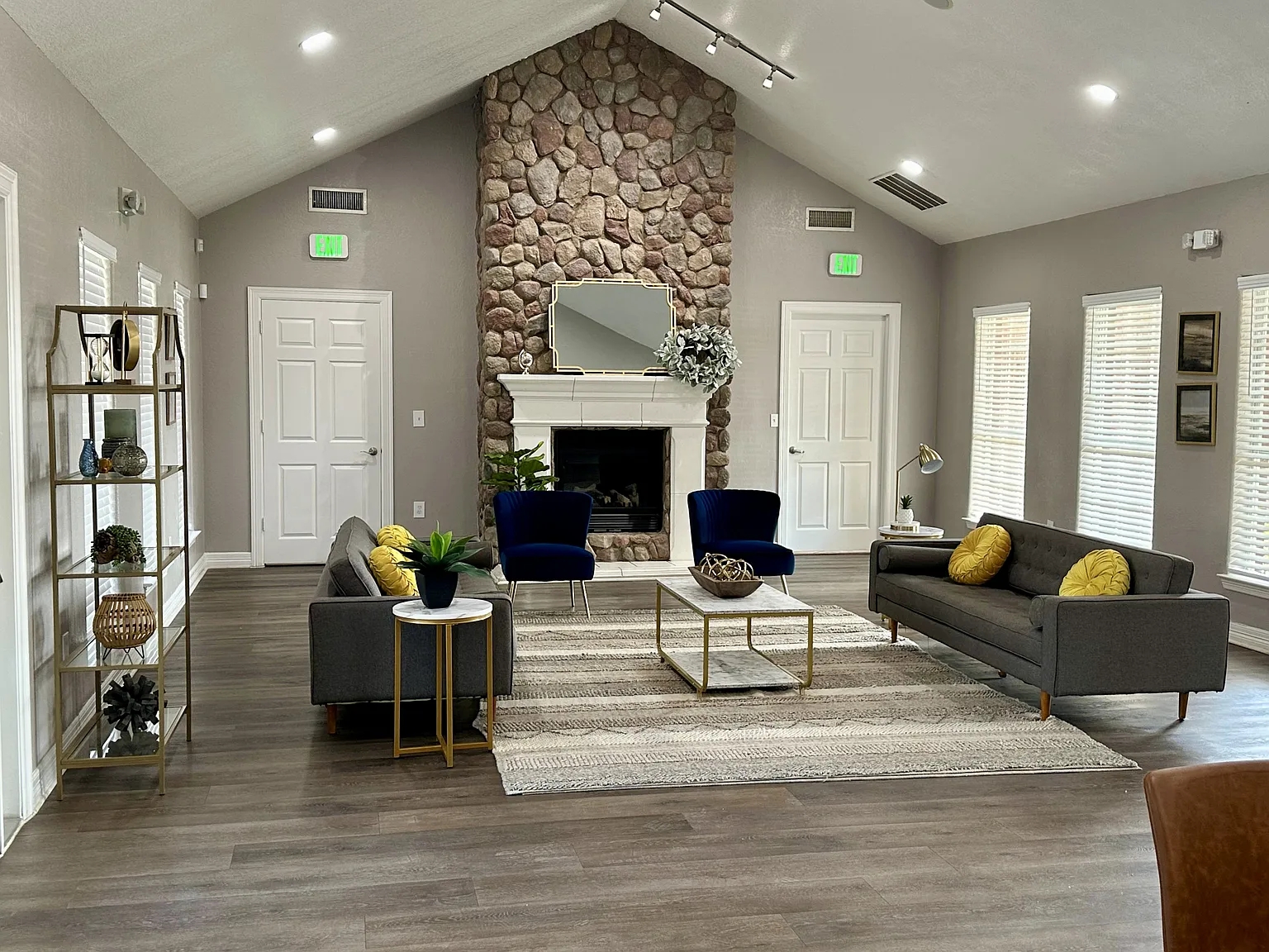 Meridian Apartments — Photo 2