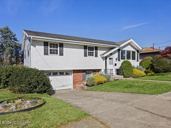 20 Mercer St, Plains, PA 18705