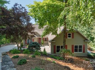 103 Ivey Ln, Flat Rock, NC 28731