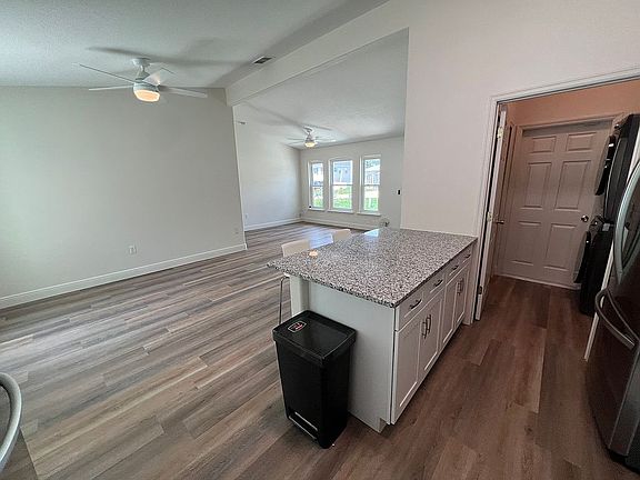 4th image of 1510 Eloise Ct