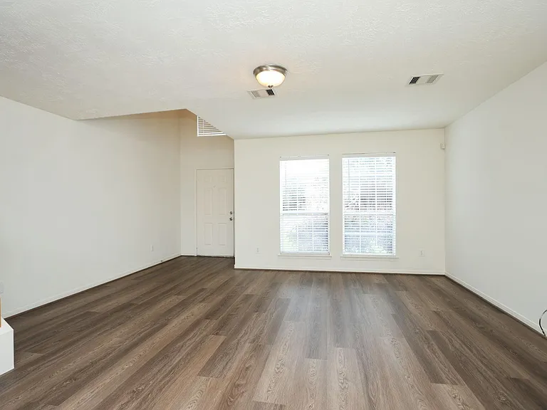 5007 Creekbridge Ct — Photo 7
