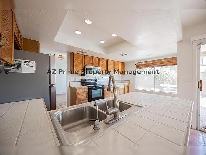 489 W Carmen St — Photo 11