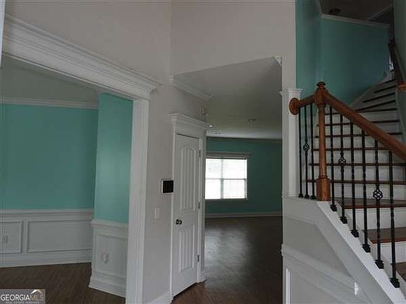 3rd image of 709 Eden Ln