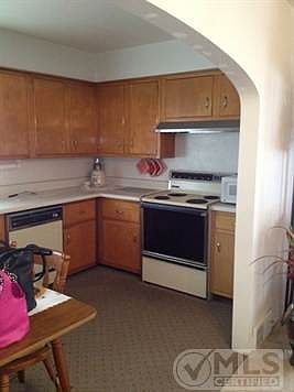 3rd image of 332 N 10th St