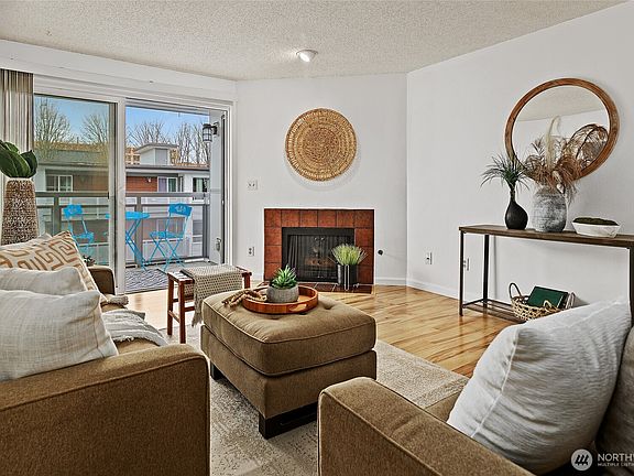 3rd image of 10501 8th Avenue NE #406