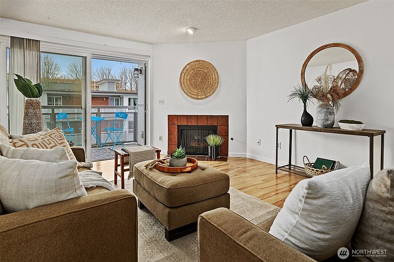 2nd image of 10501 8th Avenue NE #406