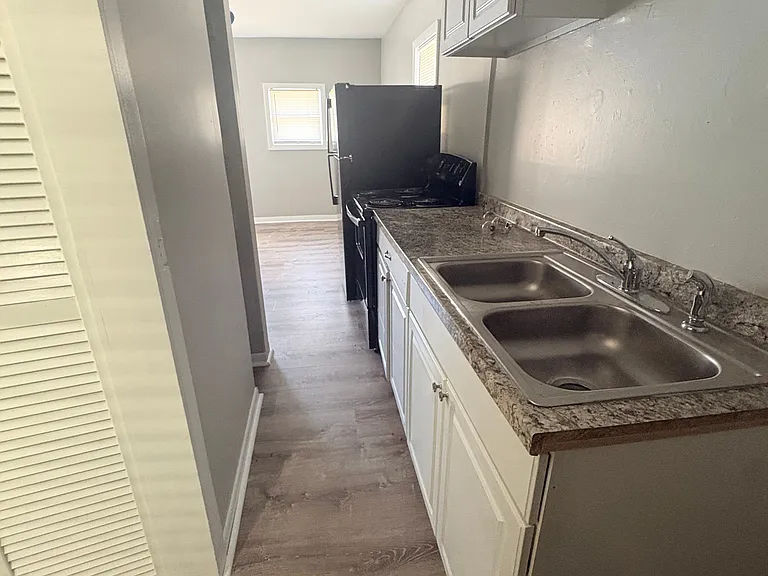53 Whitney St #1L — Photo 4