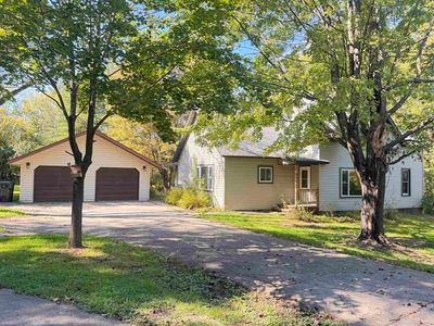 401 Bailey St, Waupaca, WI, 54981