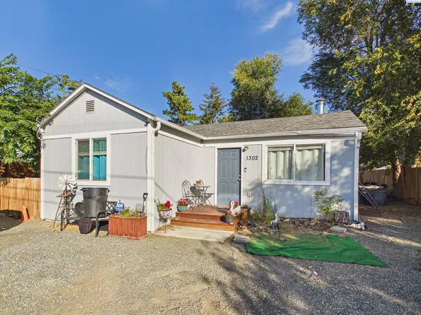 1302 Arkansas Ave, Tieton, WA 98947