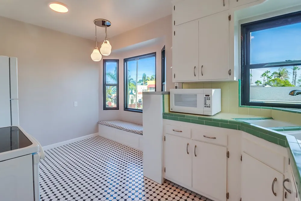 4706 Vista St - 1 — Photo 1