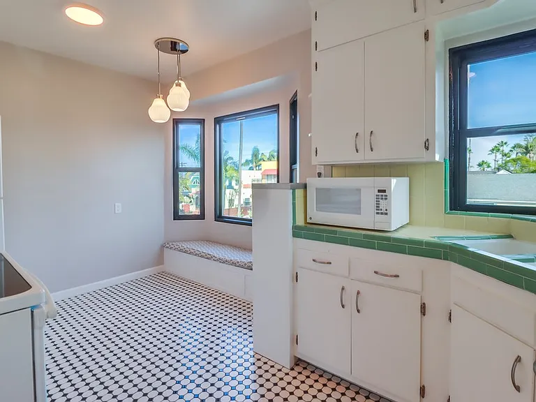 4706 Vista St #1 — Photo 12