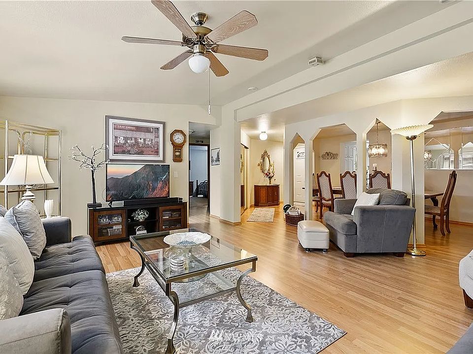 2nd image of 6303 Aldea Ct SE