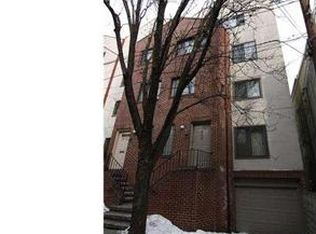 817 Kater St, Philadelphia, PA 19147