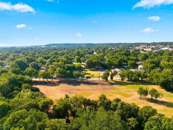 1405 Park St, Clifton, TX 76634