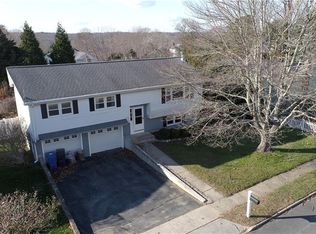 171 Capstan Ave, Mystic, CT 06355