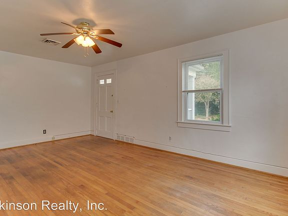 2nd image of 406 26th St