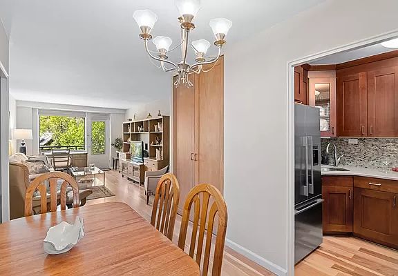 3rd image of 4901 Henry Hudson Pkwy W APT 3B