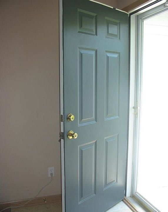 Welcome to 186 Steele Ave.