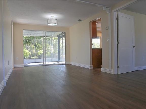 4th image of 12208 Silk Oak Ln