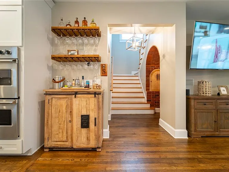 781 Greenwood Ave NE — Photo 16