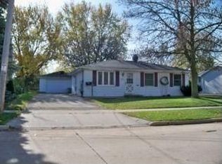 2137 E Lourdes Dr, Appleton, WI 54915