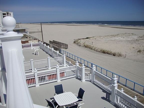 Second Floor Ocean Deck